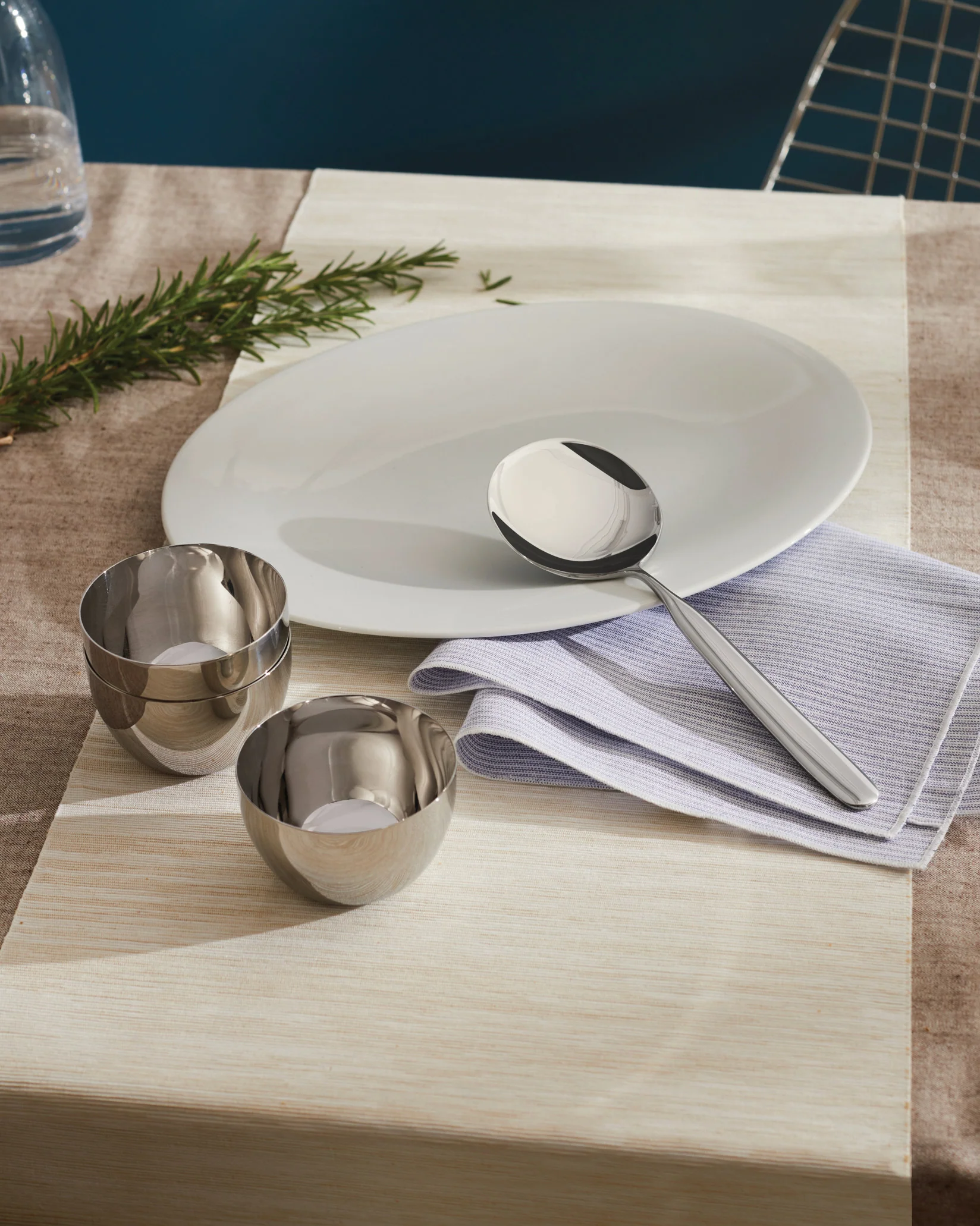 IS01 - Image 2